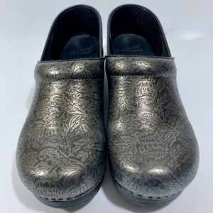 DANSKO Professional Original TOOLED Floral Paisley ANTIQUE Silver 42 EU/11.5 US